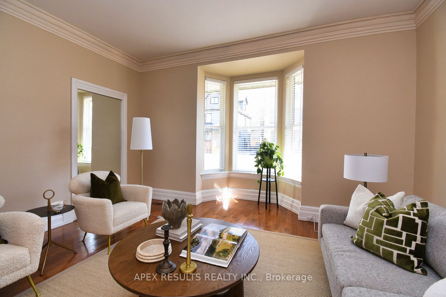 332 King Street Property Photo 7