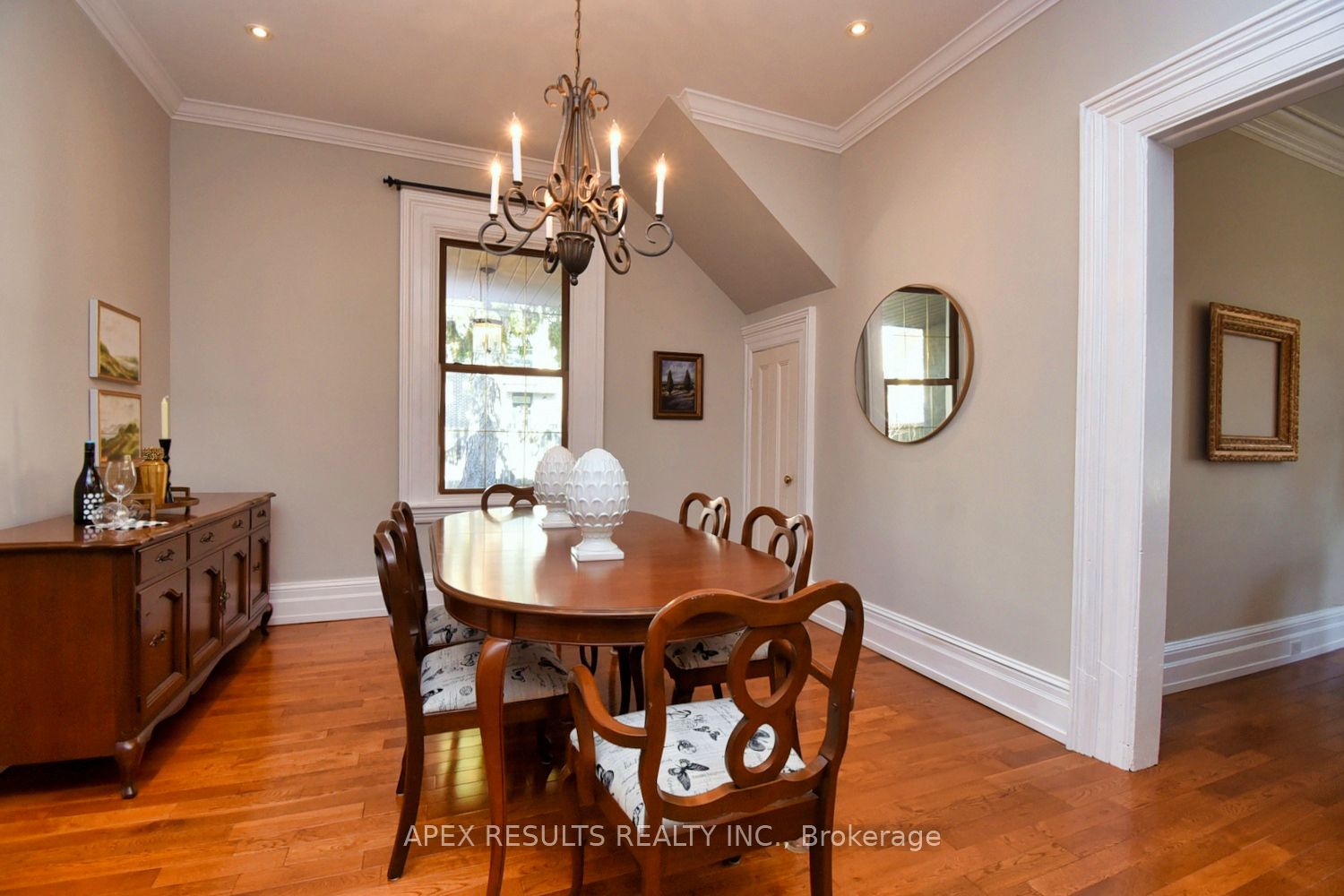 332 King Street Property Photo 9