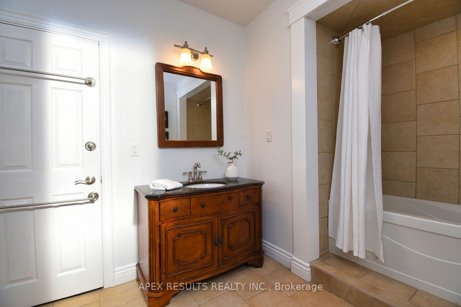 332 King Street Property Photo 22