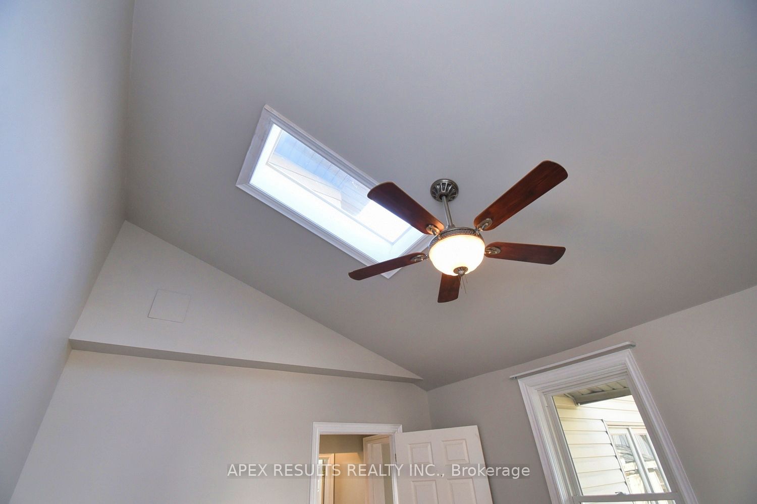 332 King Street Property Photo 27