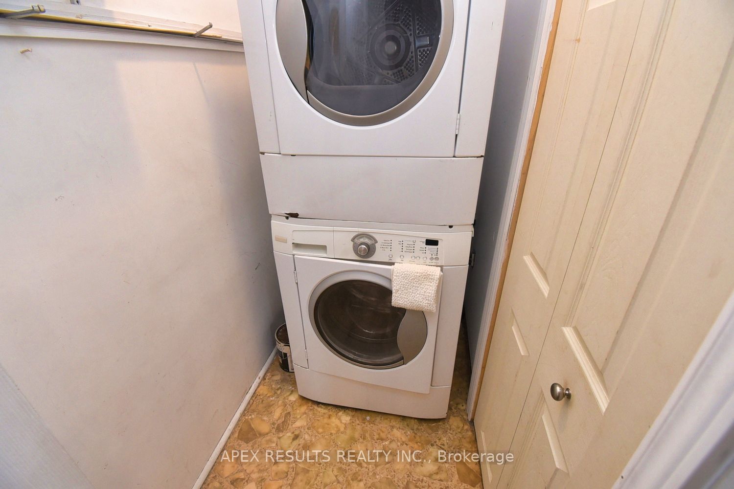 332 King Street Property Photo 31