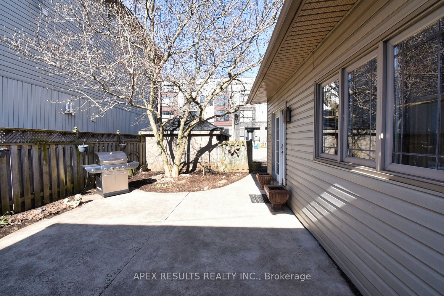332 King Street Property Photo 44