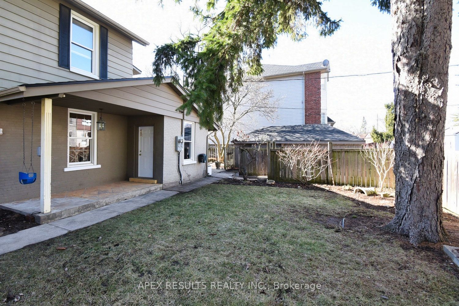 332 King Street Property Photo 45
