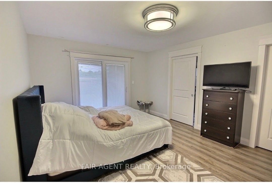 9 Cardinal Court Property Photo 5