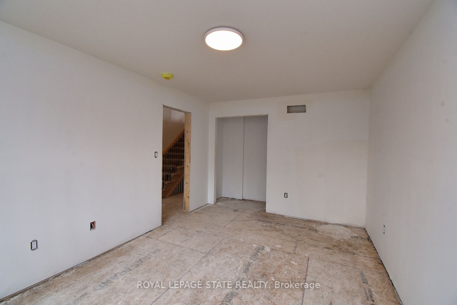 279 Hess Street S Property Photo 26