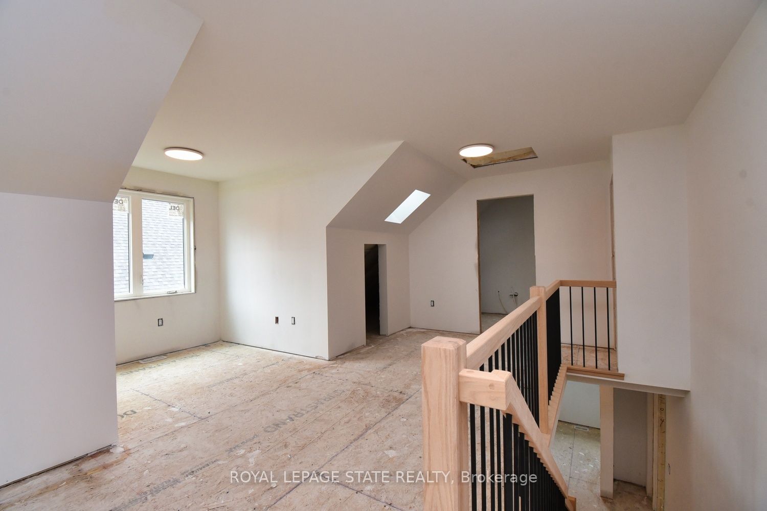 279 Hess Street S Property Photo 29