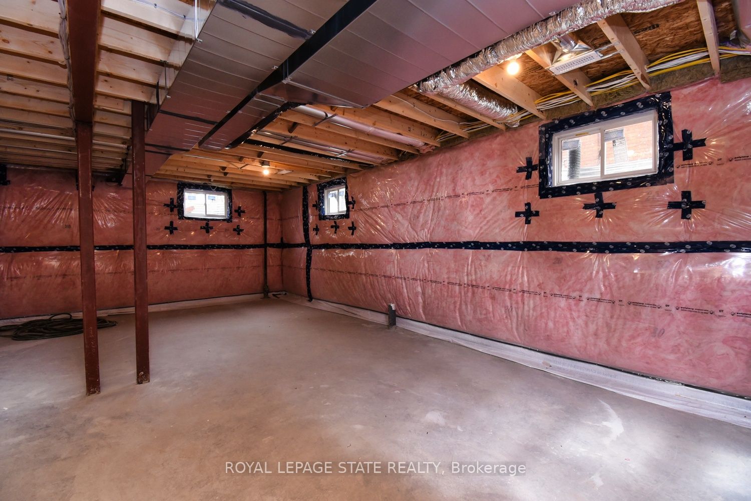 279 Hess Street S Property Photo 40