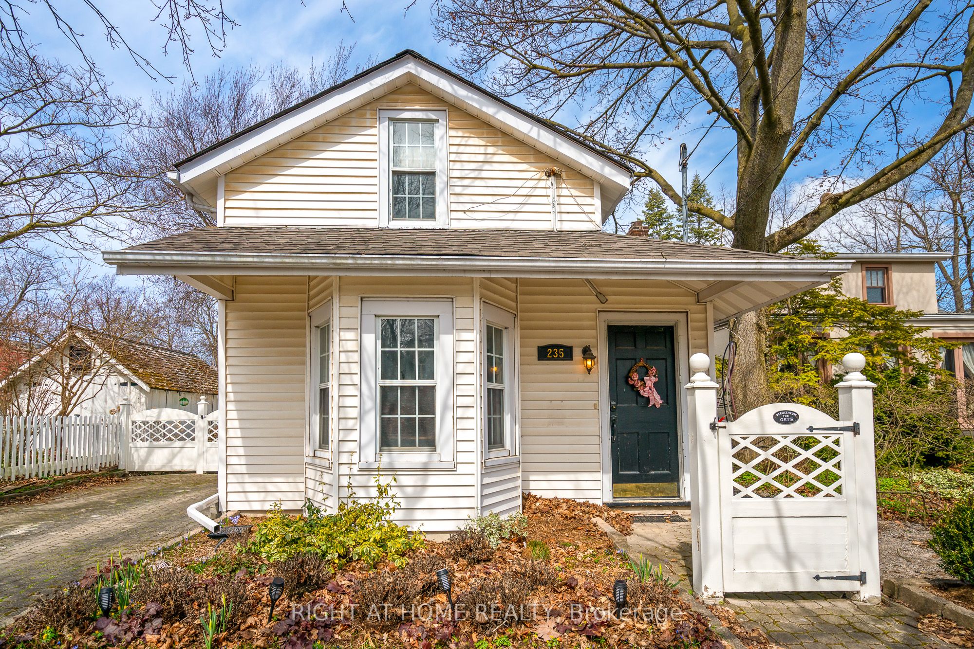 235 Victoria Street Property Photo