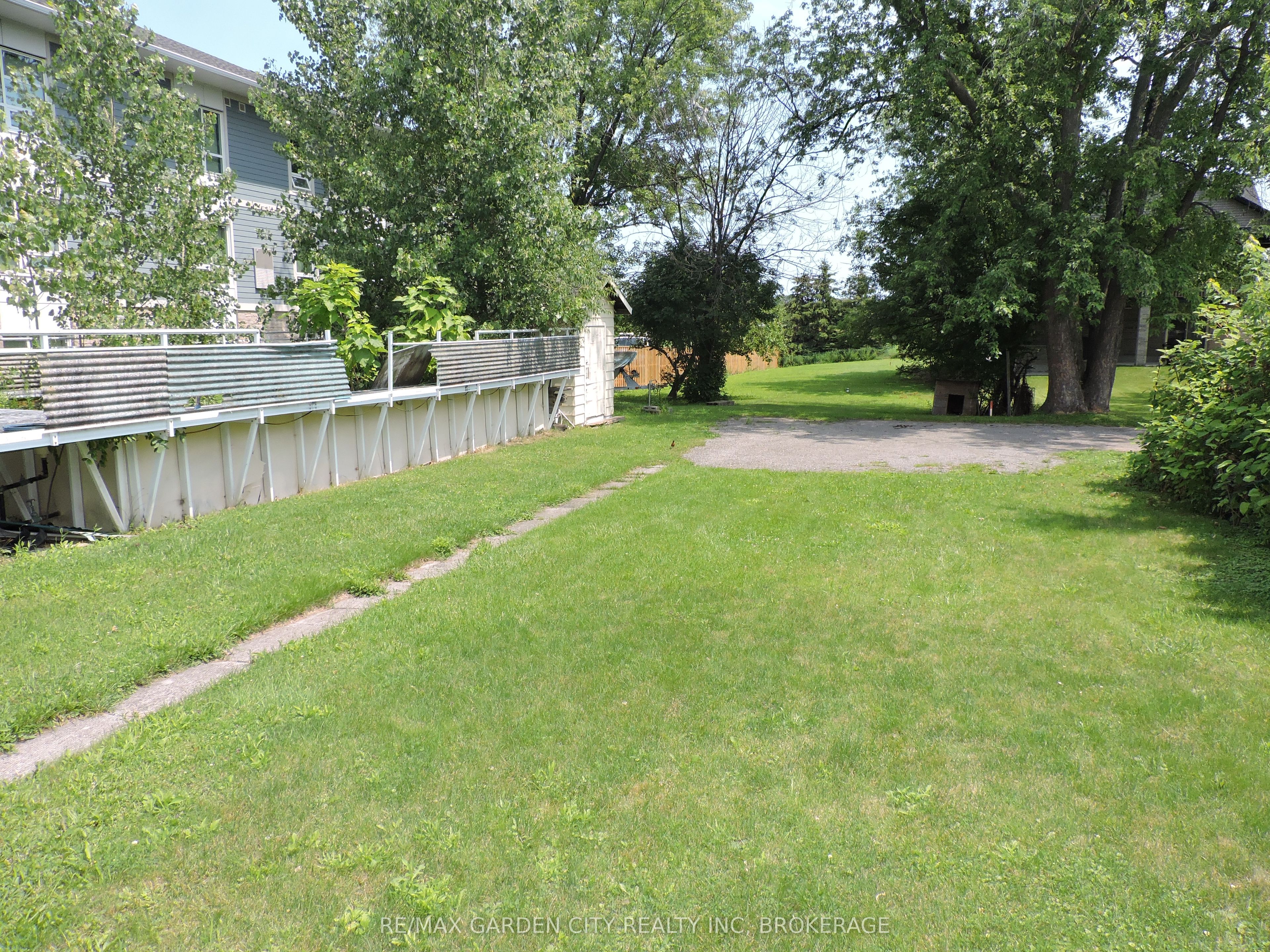 170 Oakdale Avenue Property Photo 2