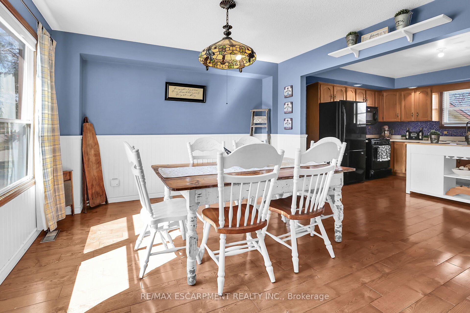 5001 Hillside Drive Property Photo 10