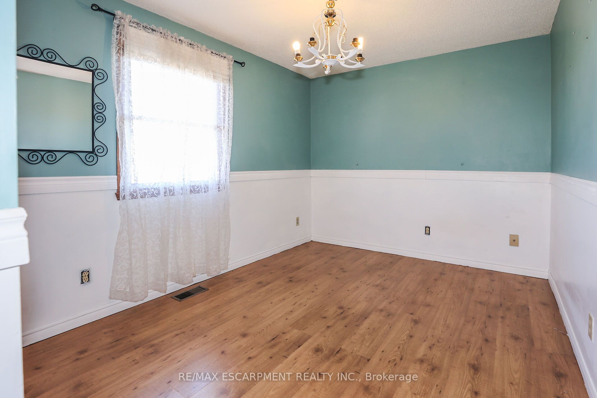 5001 Hillside Drive Property Photo 26
