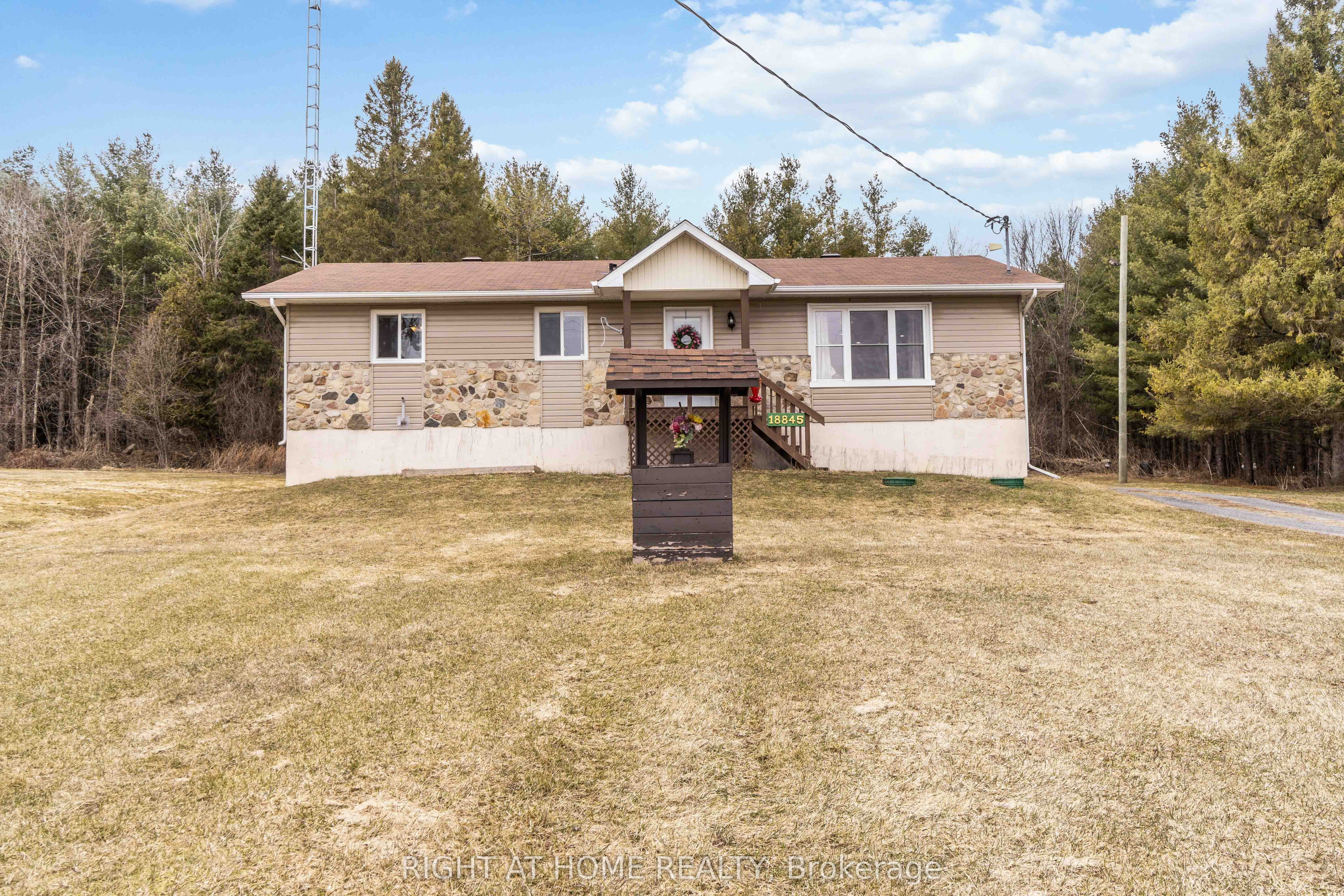 18845 43 Highway Property Photo