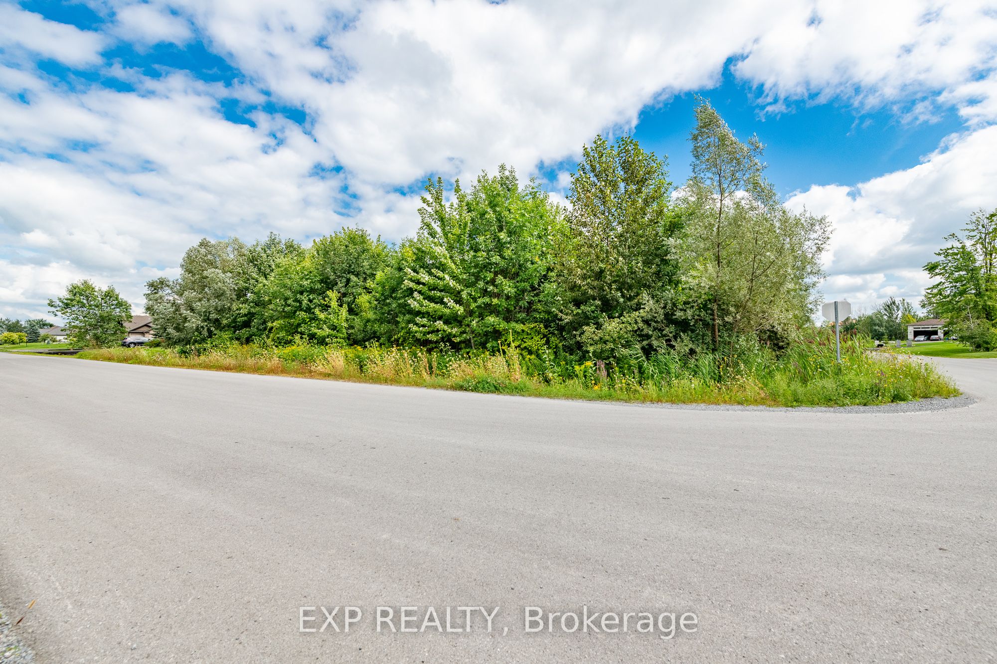 496 Tullamore Street Property Photo 2