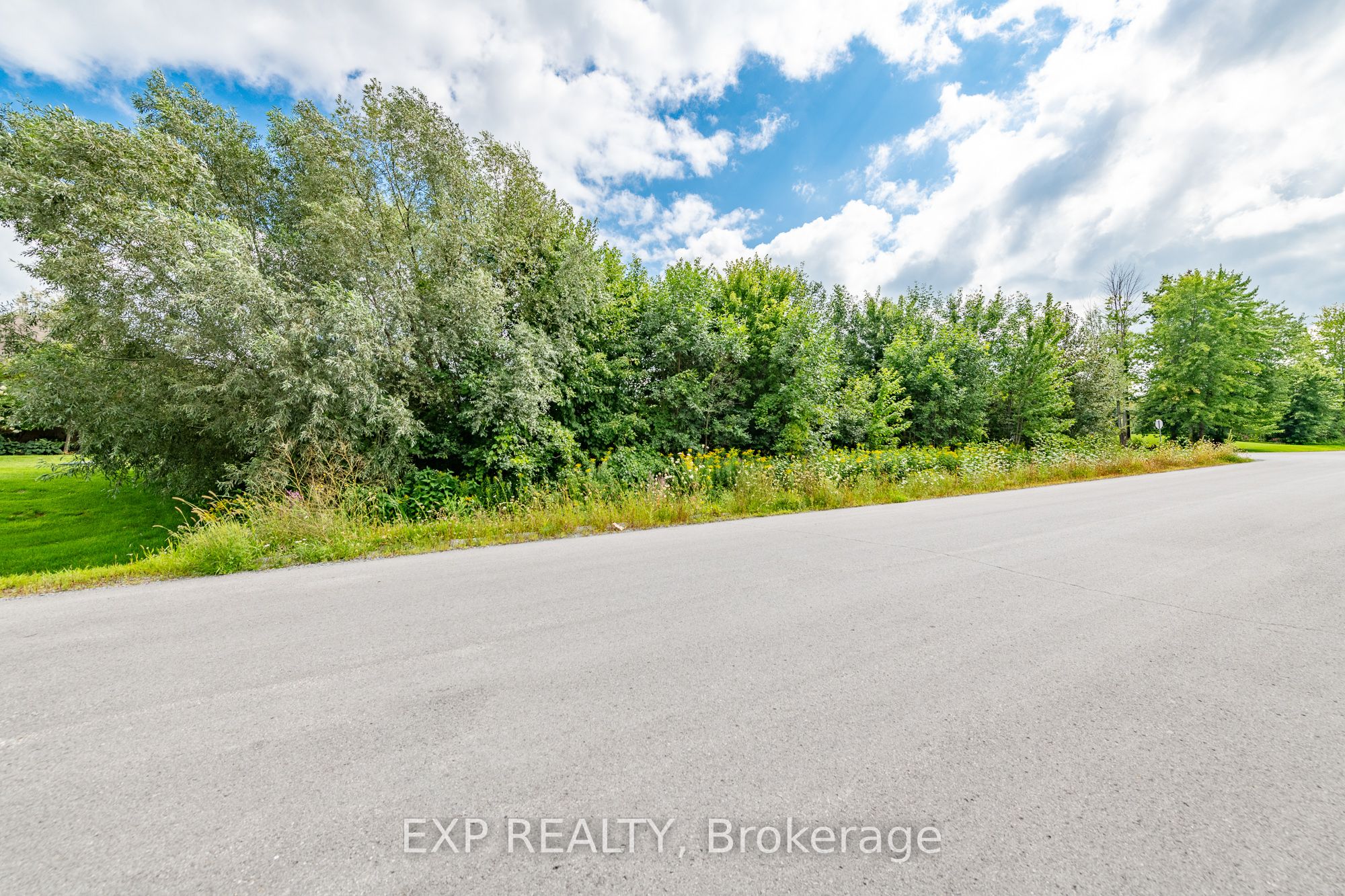 496 Tullamore Street Property Photo 3
