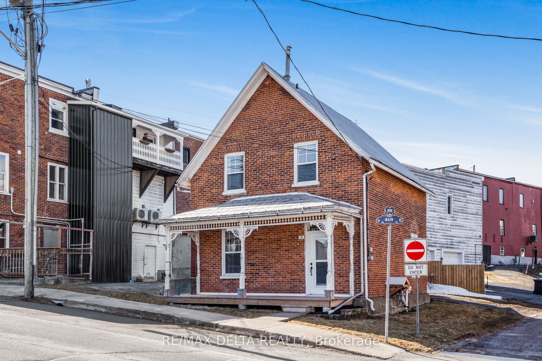 18 Main Street Property Photo
