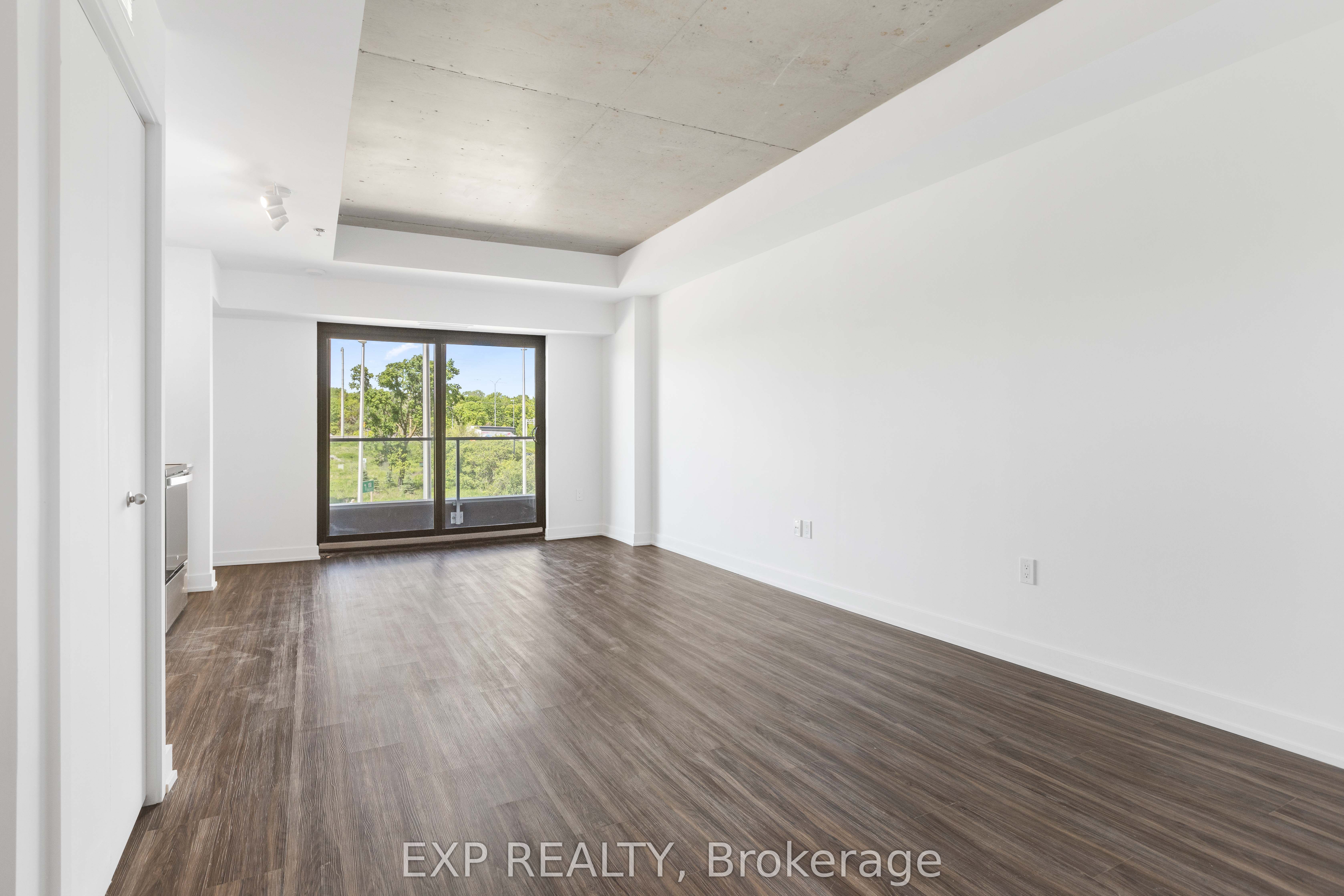 #321 - 1366 Carling Avenue Property Photo 6