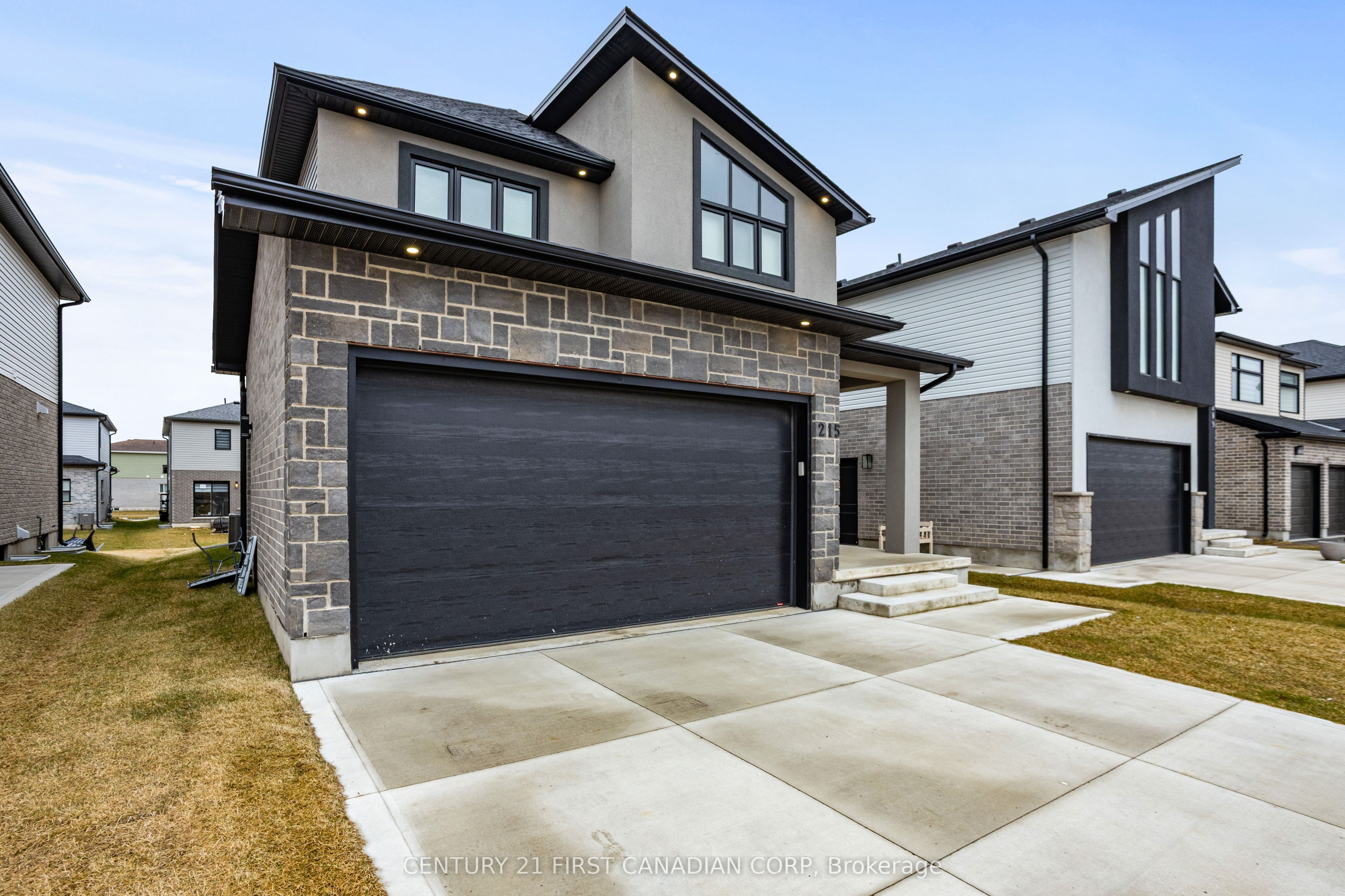 215 Roy Mcdonald Drive N Property Photo 2