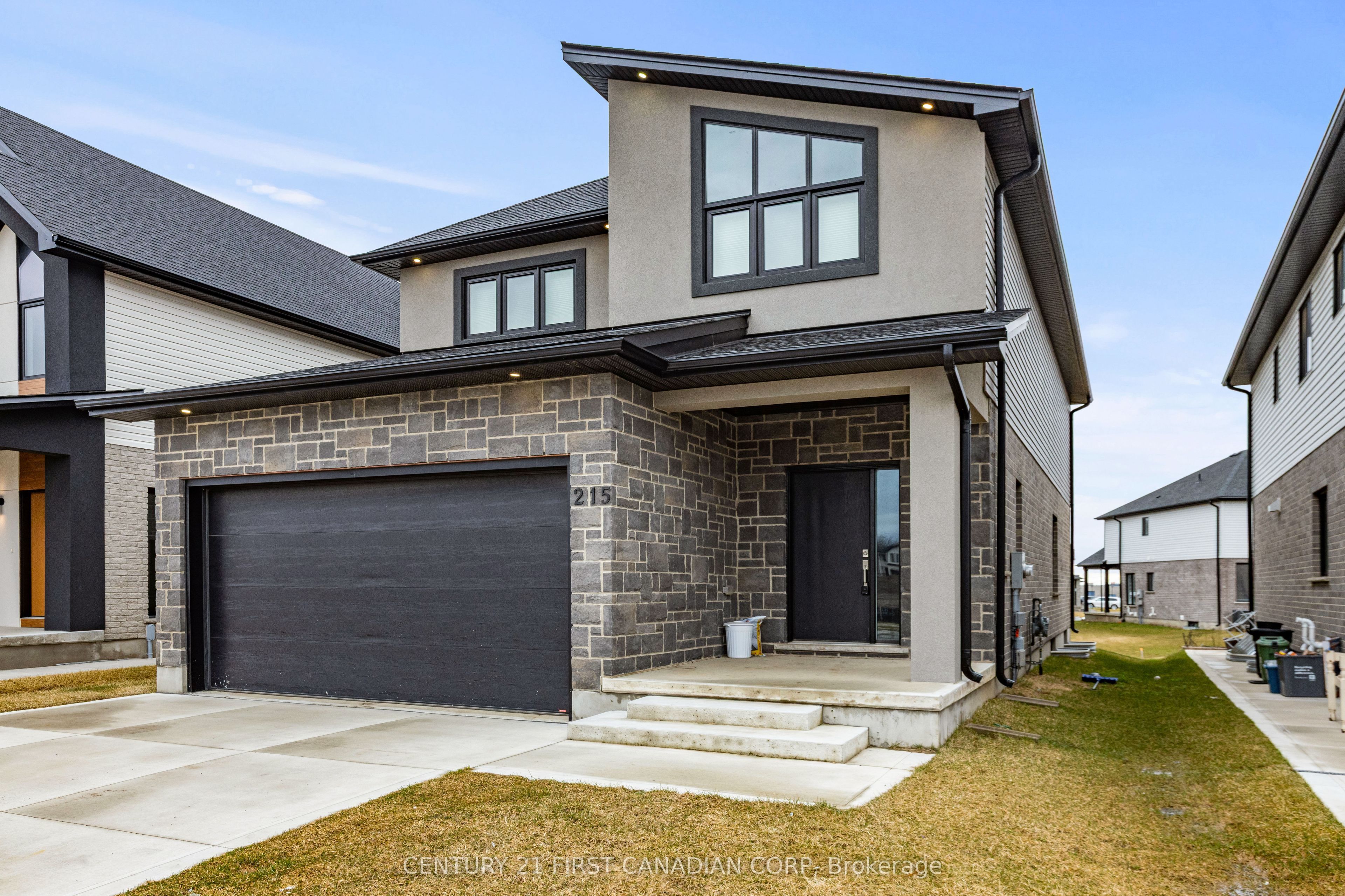 215 Roy Mcdonald Drive N Property Photo 3