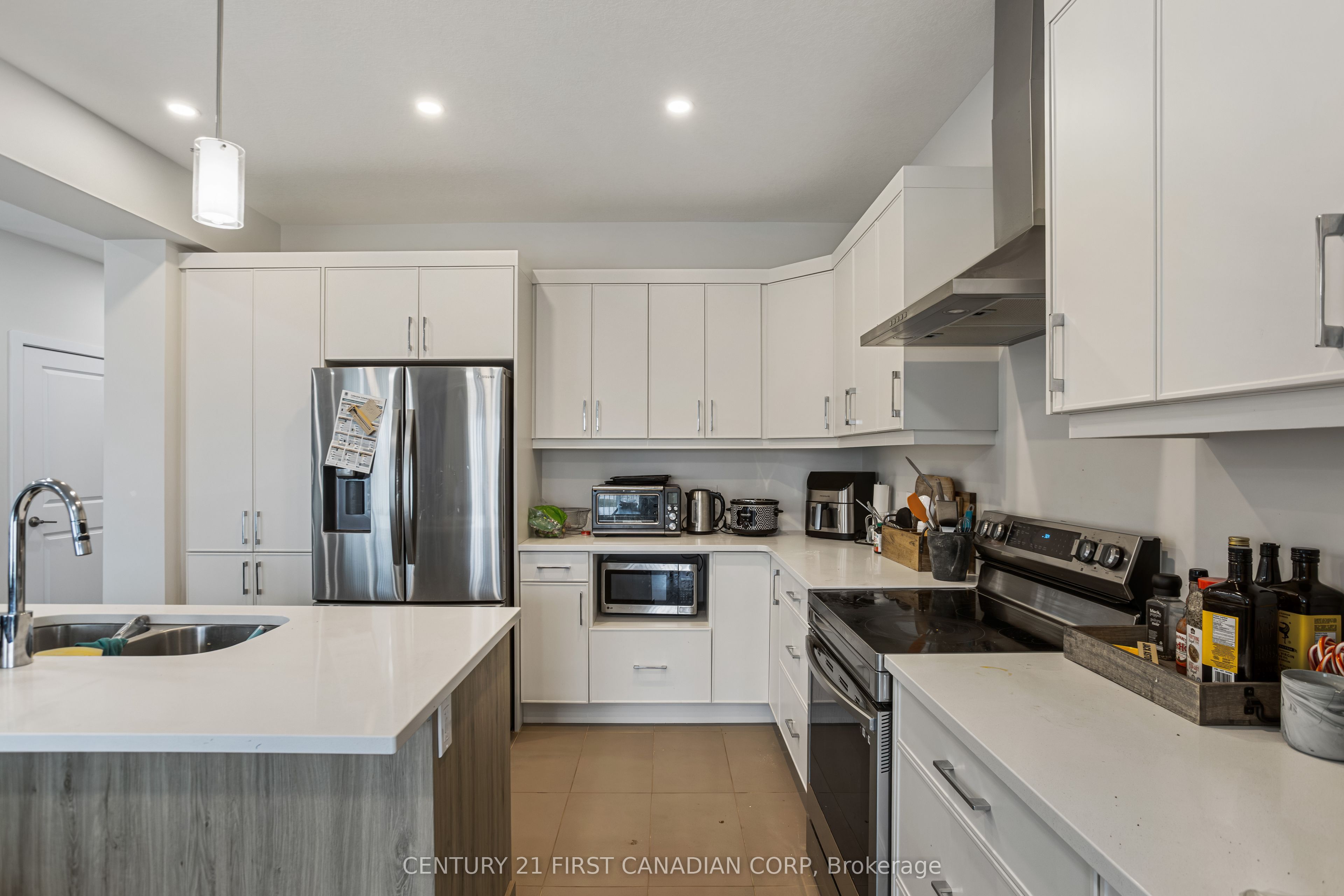 215 Roy Mcdonald Drive N Property Photo 14