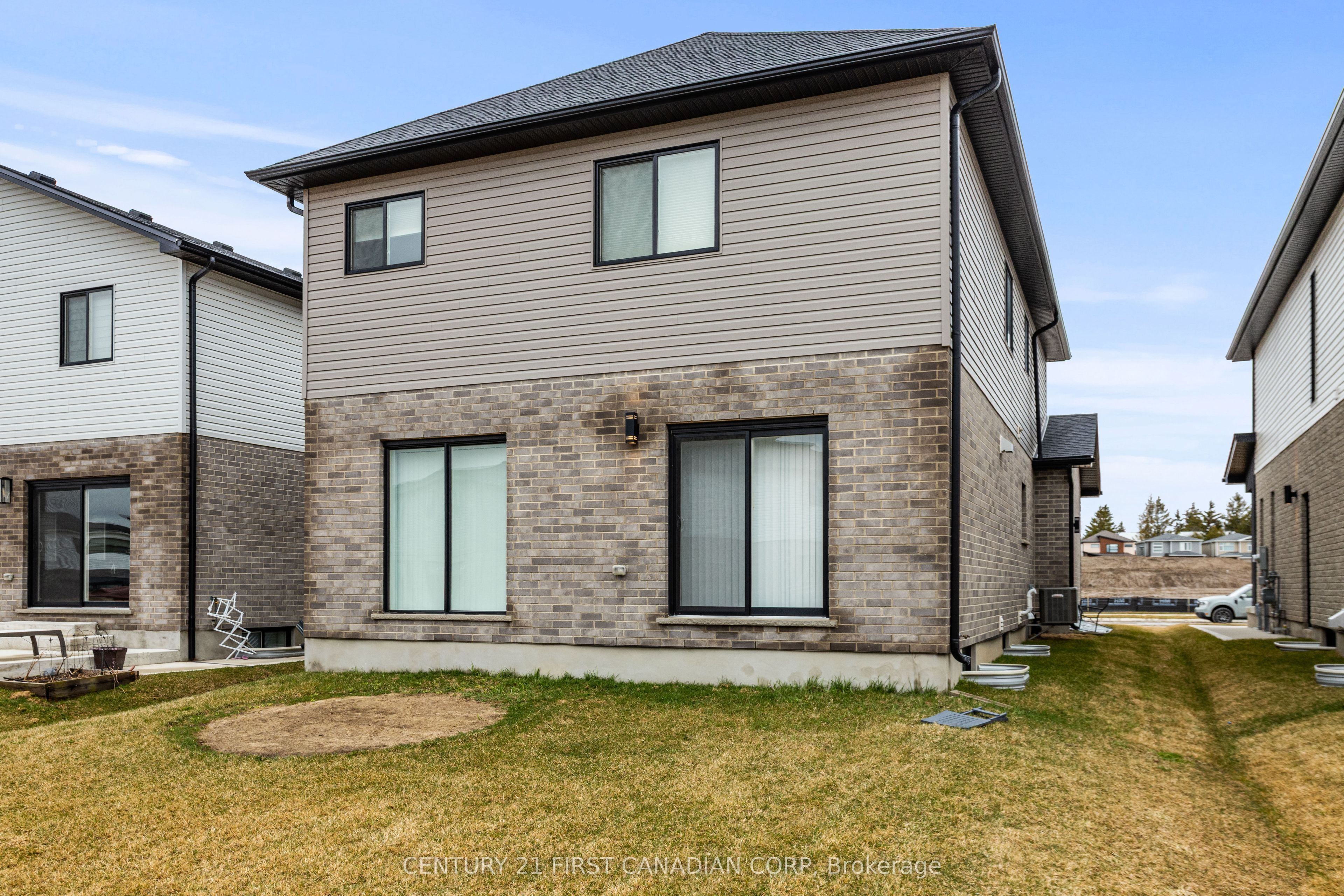215 Roy Mcdonald Drive N Property Photo 33