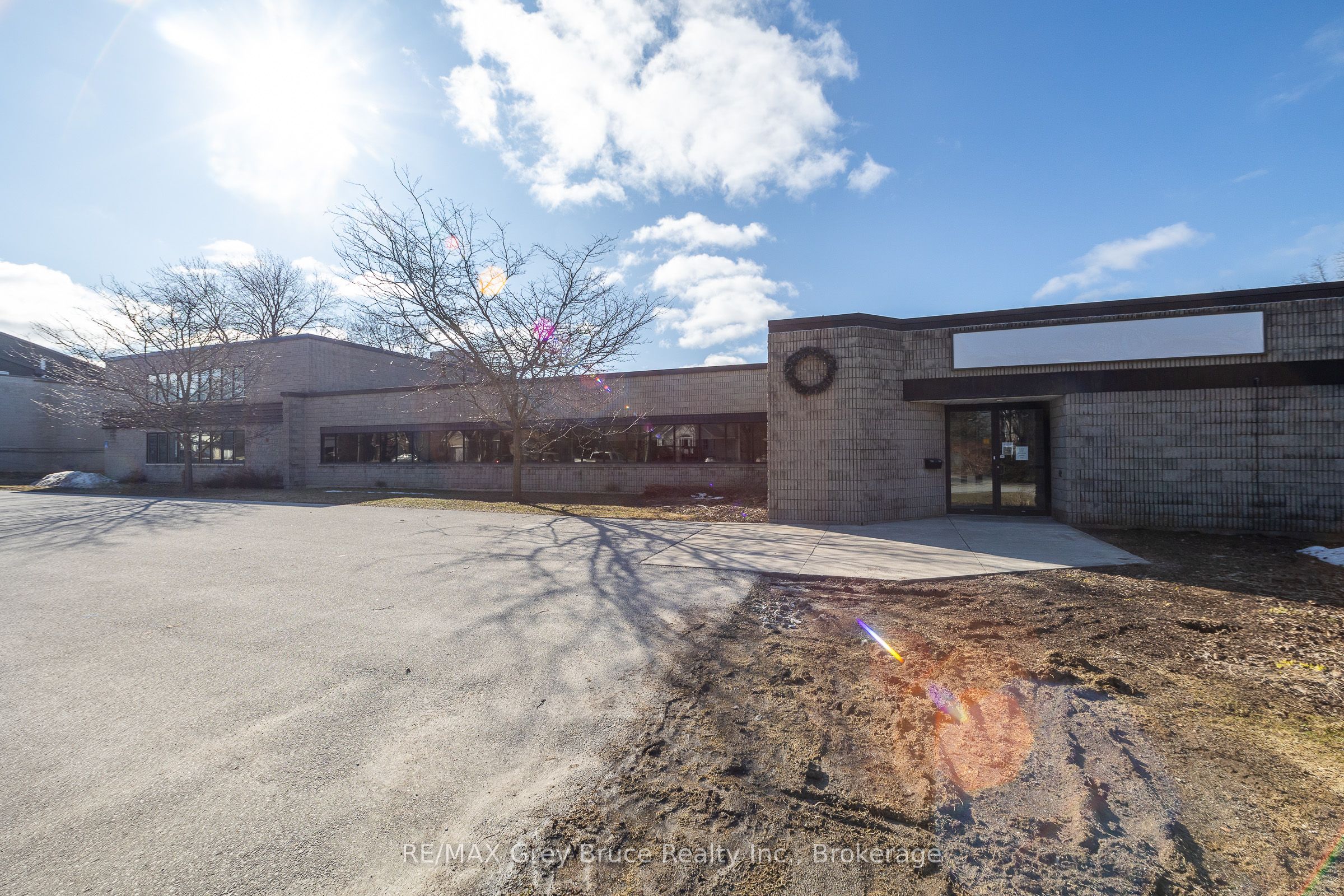 625 6th Street East Street Property Photo 1