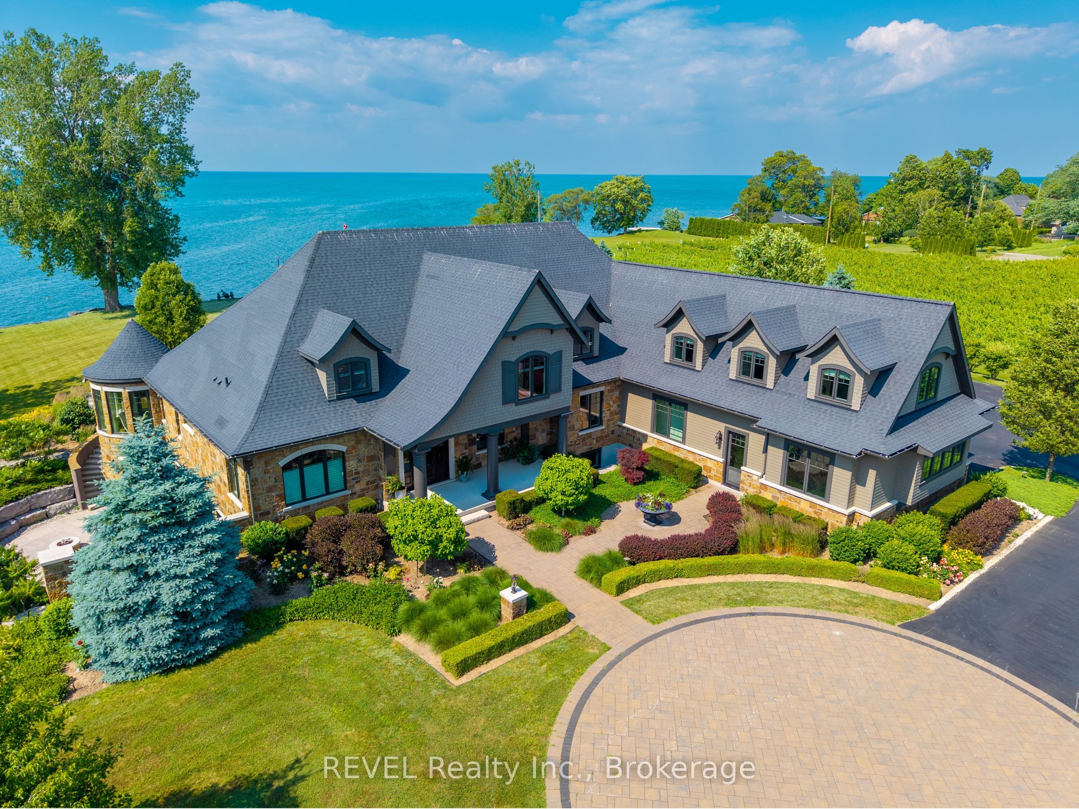 1234 Lakeshore Road N Property Photo 1
