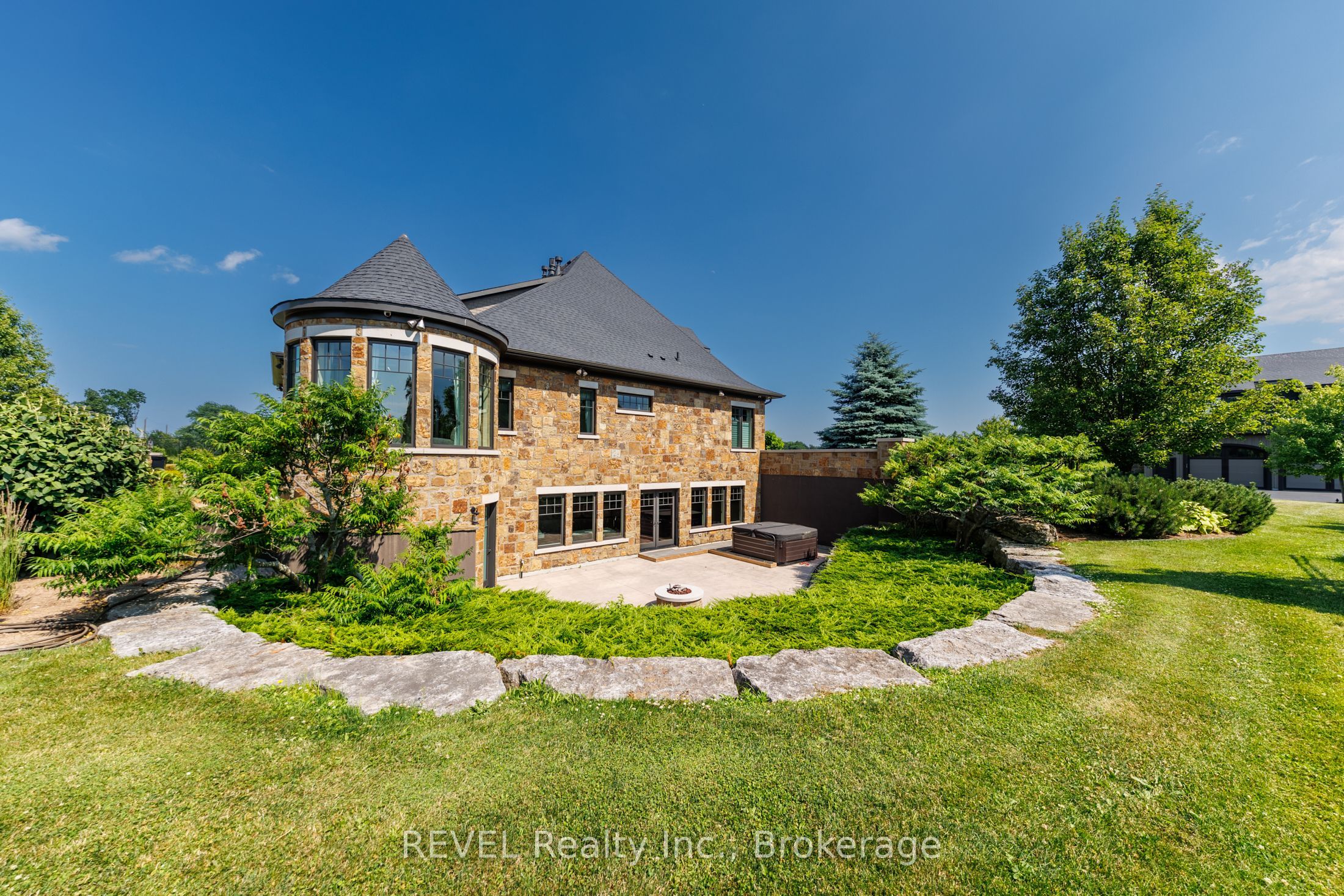 1234 Lakeshore Road N Property Photo 7