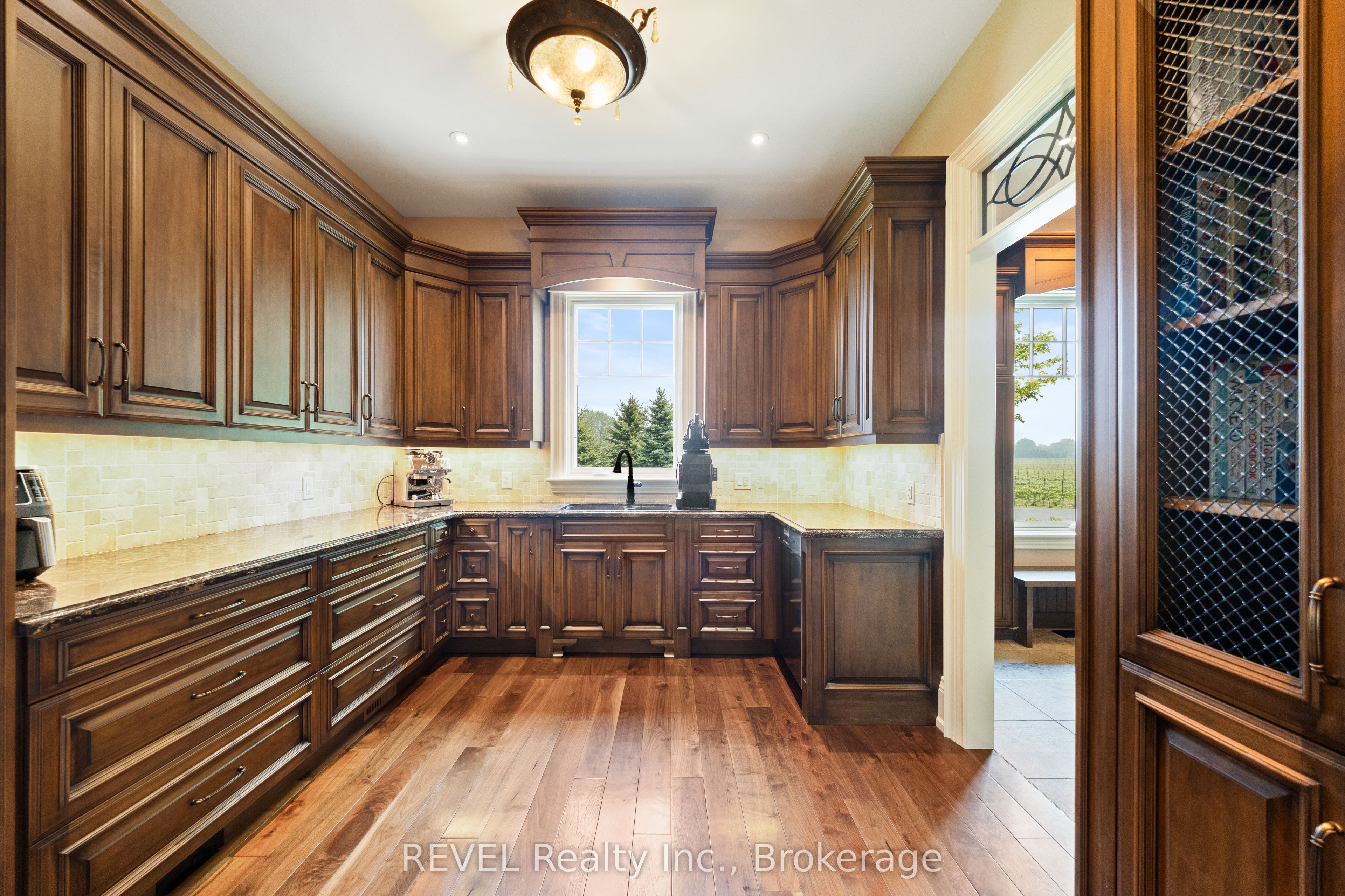 1234 Lakeshore Road N Property Photo 21