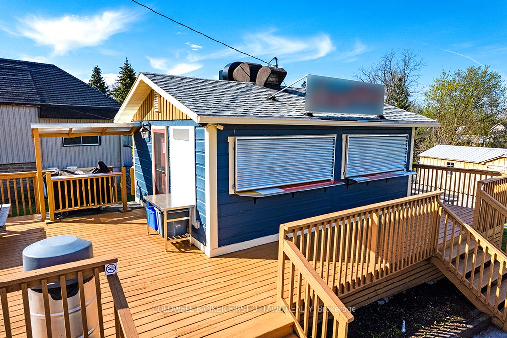 106 Broadway Street Property Photo 4