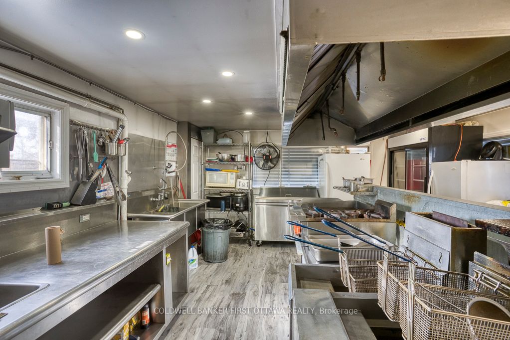 106 Broadway Street Property Photo 6