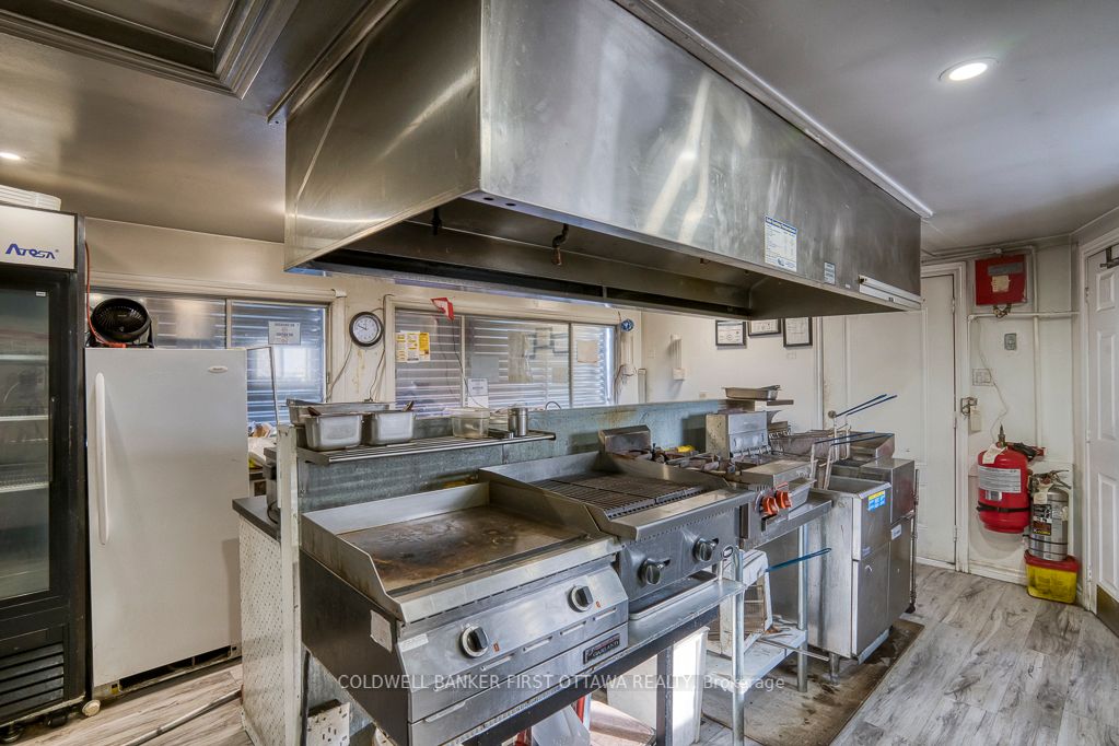 106 Broadway Street Property Photo 7