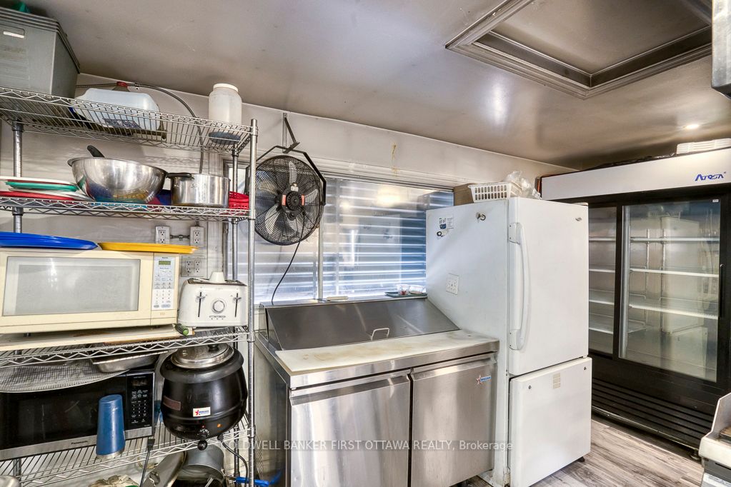 106 Broadway Street Property Photo 9