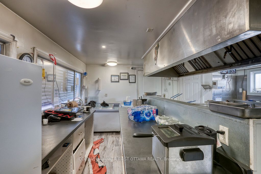 106 Broadway Street Property Photo 10