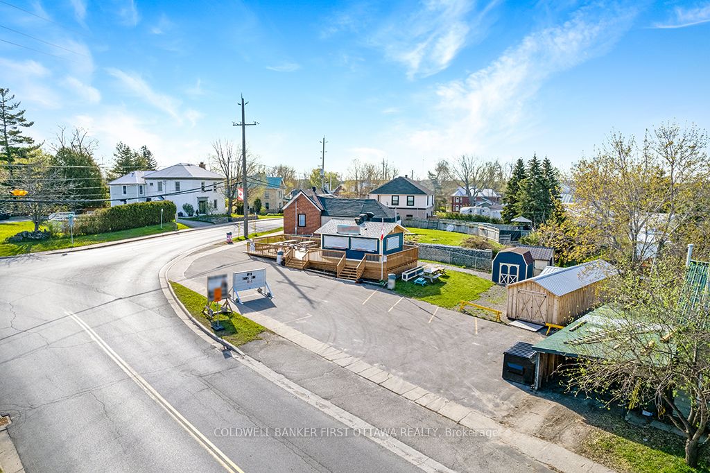 106 Broadway Street Property Photo 17
