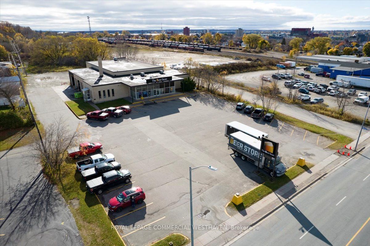 250 Bruce Street Property Photo 4