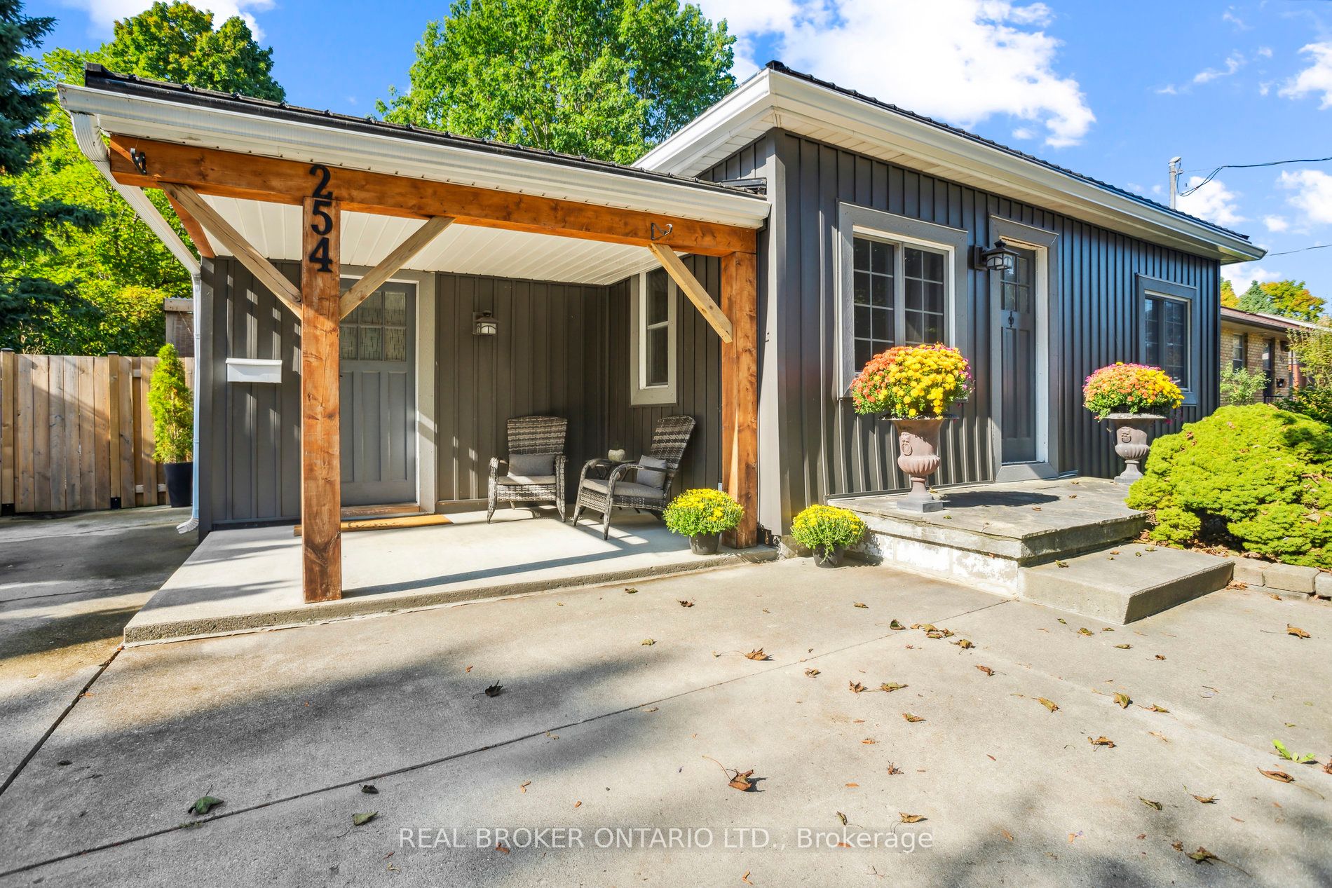 254 Harris Street Property Photo