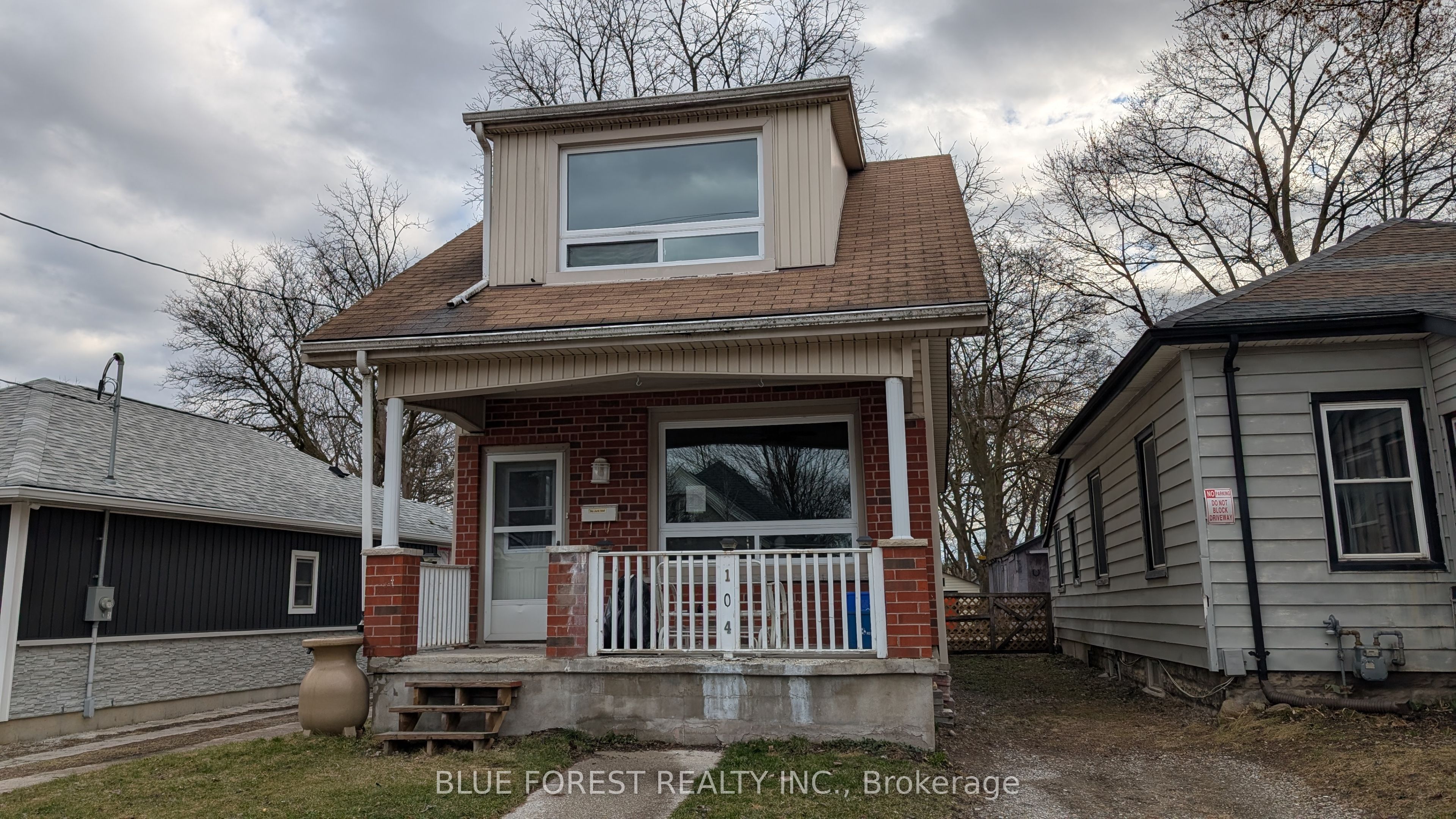104 Oak Street Property Photo 1