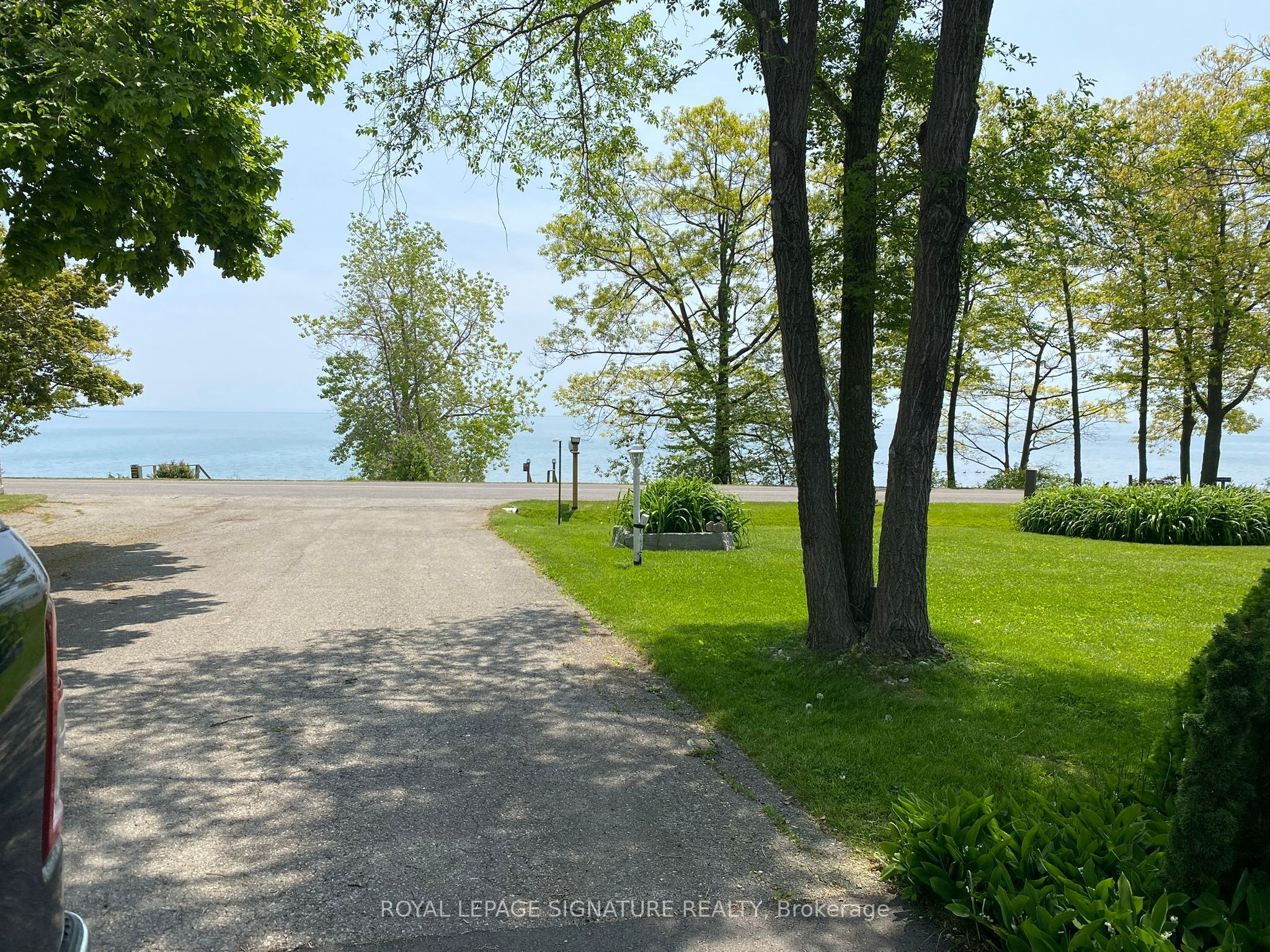 291 Lakeshore Road N Property Photo 1
