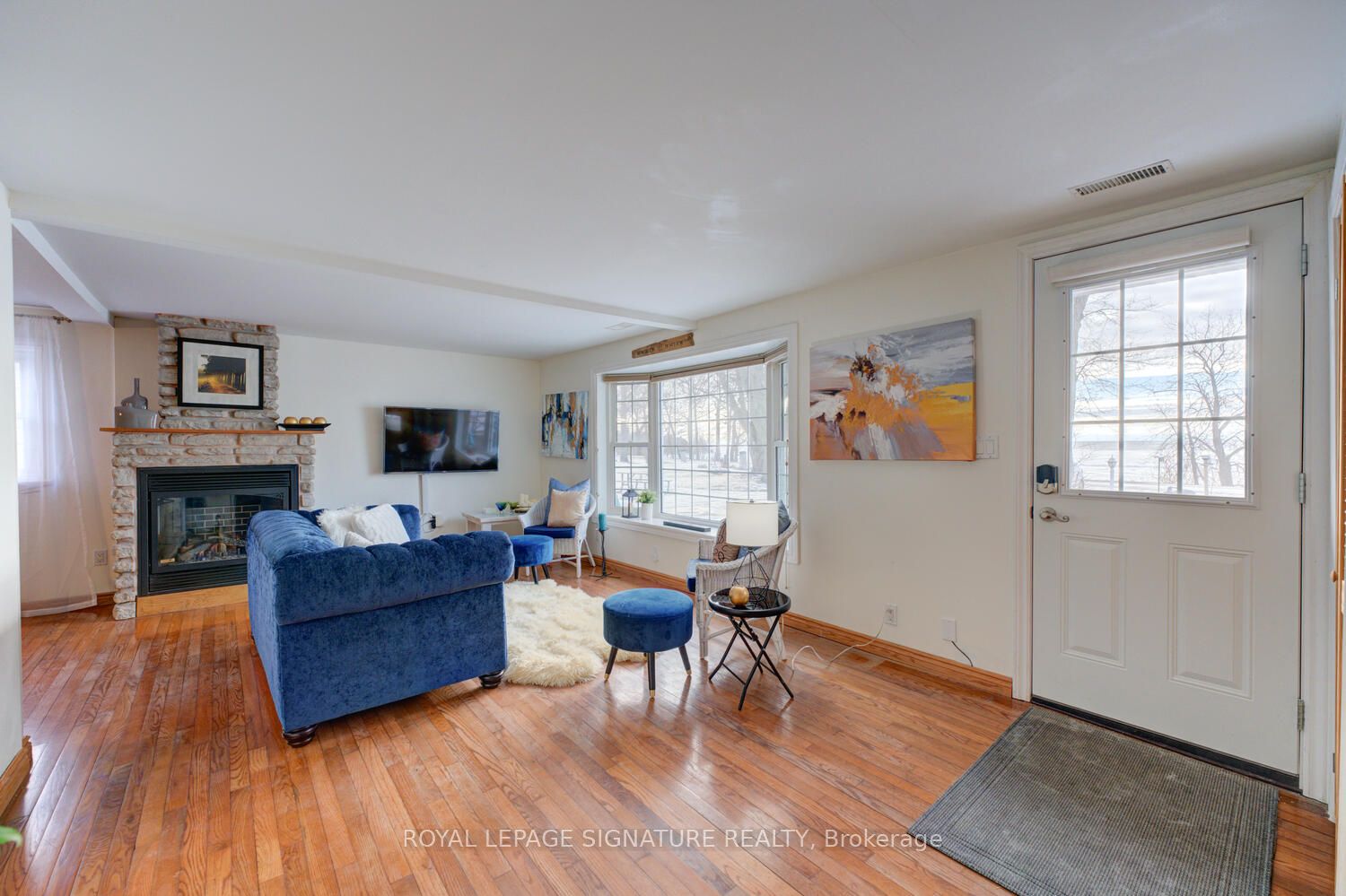 291 Lakeshore Road N Property Photo 4