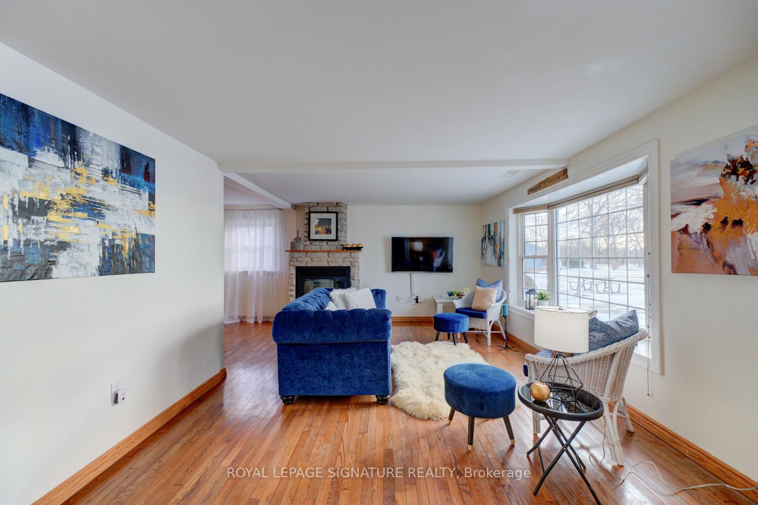 291 Lakeshore Road N Property Photo 5