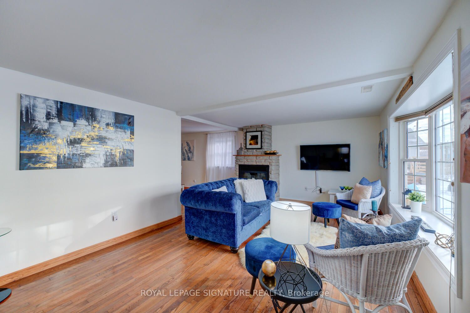 291 Lakeshore Road N Property Photo 6
