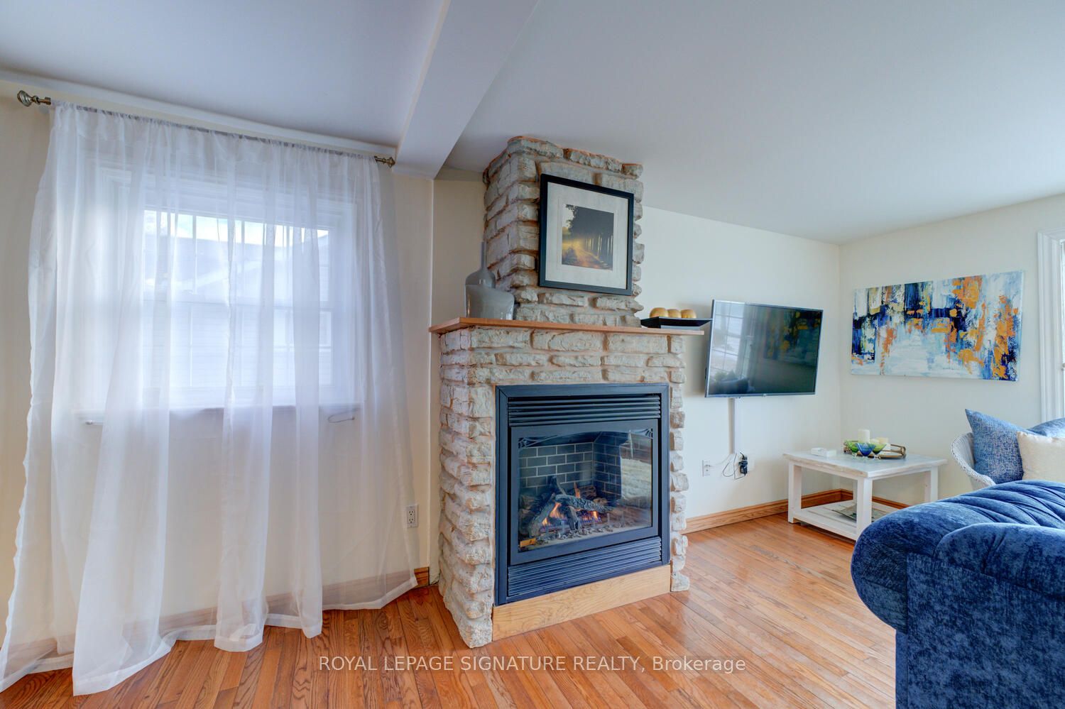 291 Lakeshore Road N Property Photo 8
