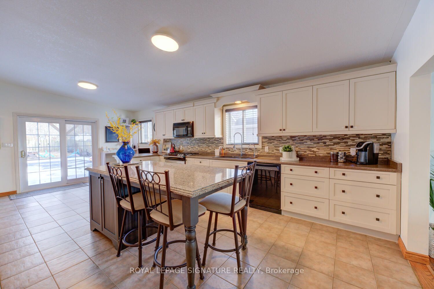 291 Lakeshore Road N Property Photo 18