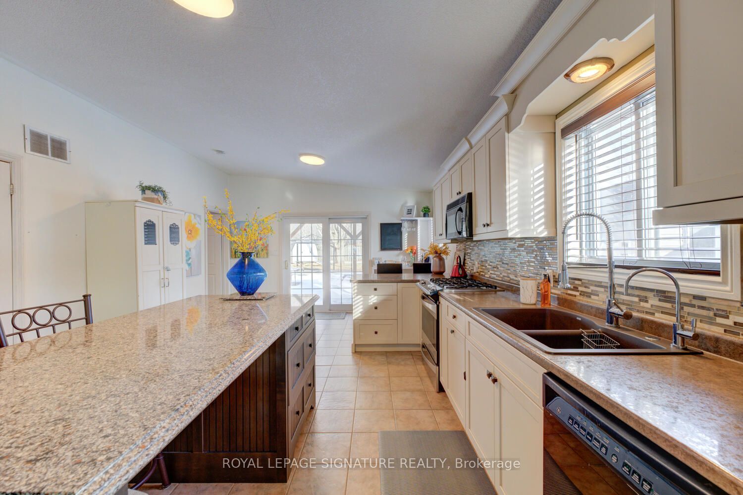 291 Lakeshore Road N Property Photo 23