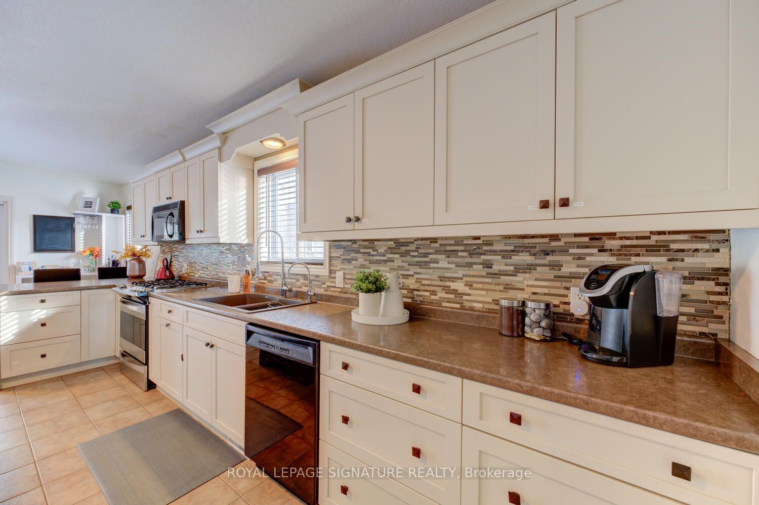 291 Lakeshore Road N Property Photo 24