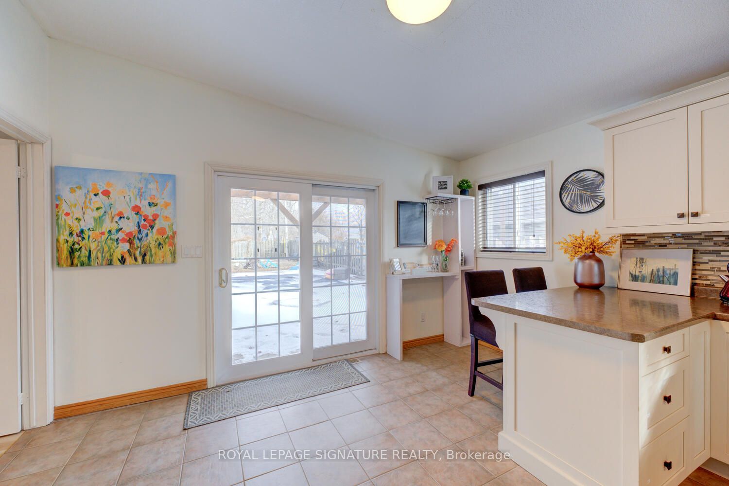 291 Lakeshore Road N Property Photo 25