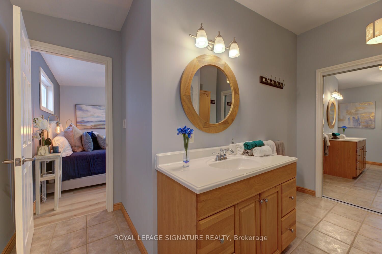 291 Lakeshore Road N Property Photo 33