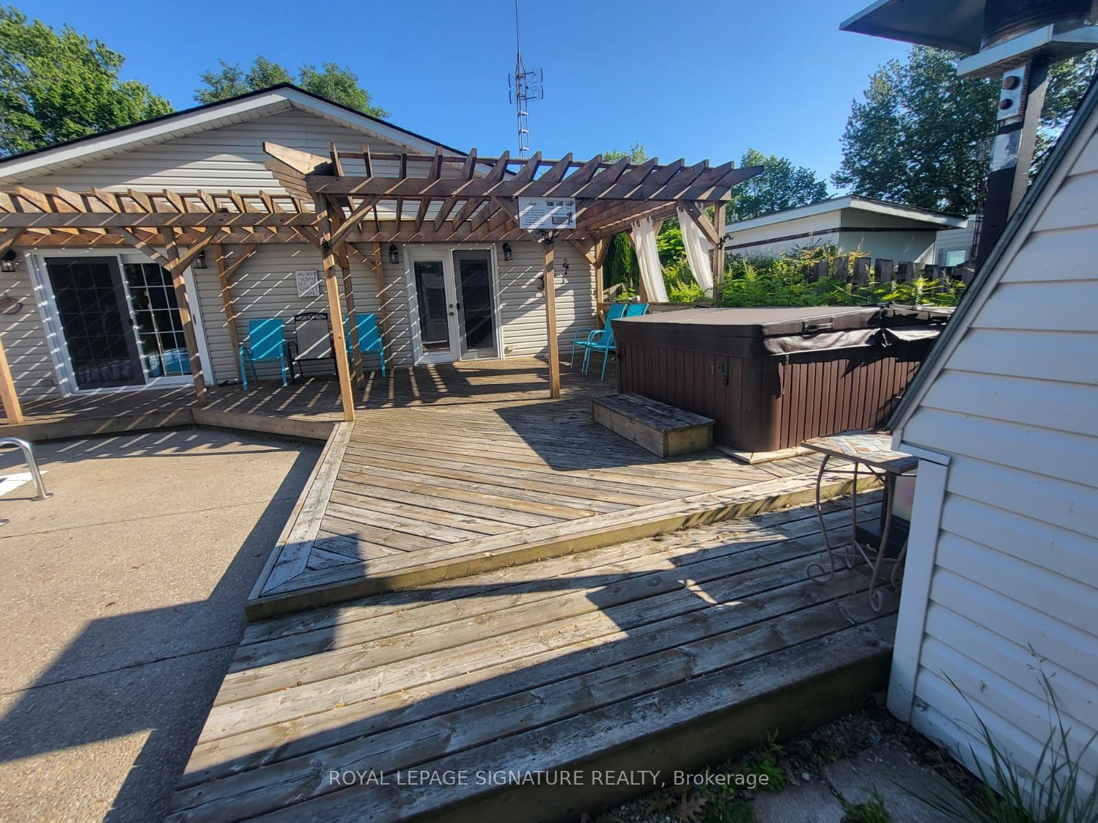 291 Lakeshore Road N Property Photo 46