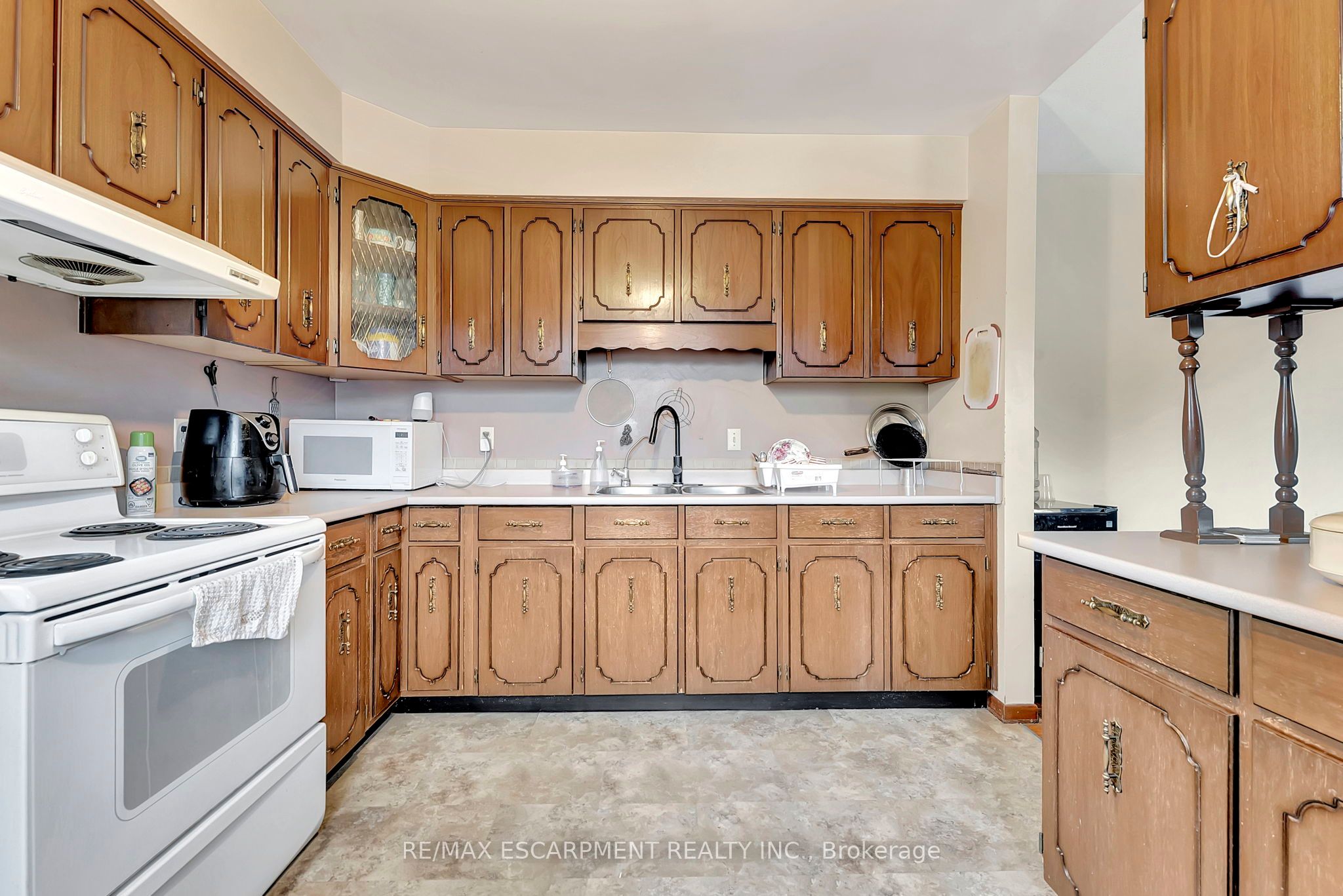 2280 Highway 6 N/a Property Photo 8