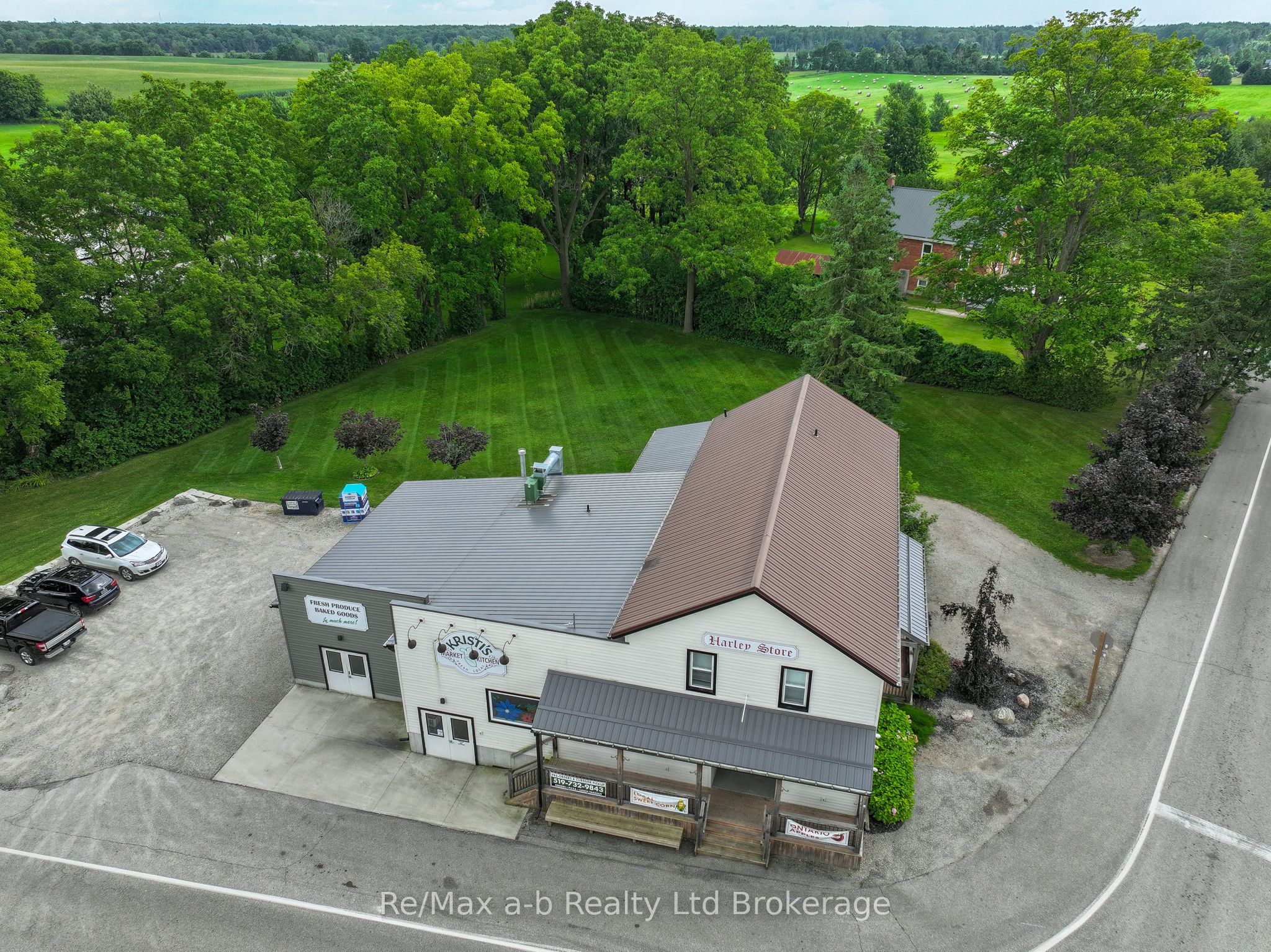 226 Middle Townline Road Property Photo 5